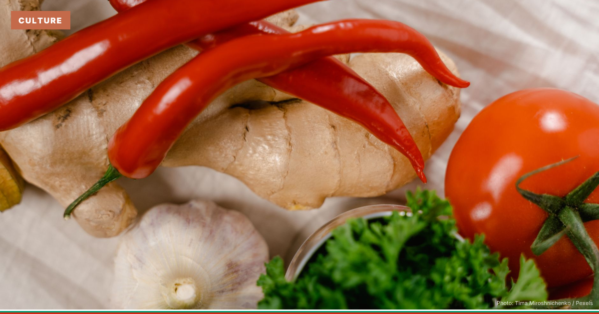 Fried hot peppers with oil, garlic and dill: a Bulgarian classic